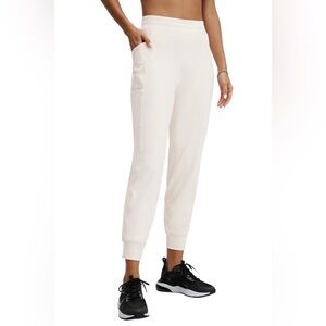 Fabletics ThermaFlex High-Waisted Pocket Jogger Oat Size Small